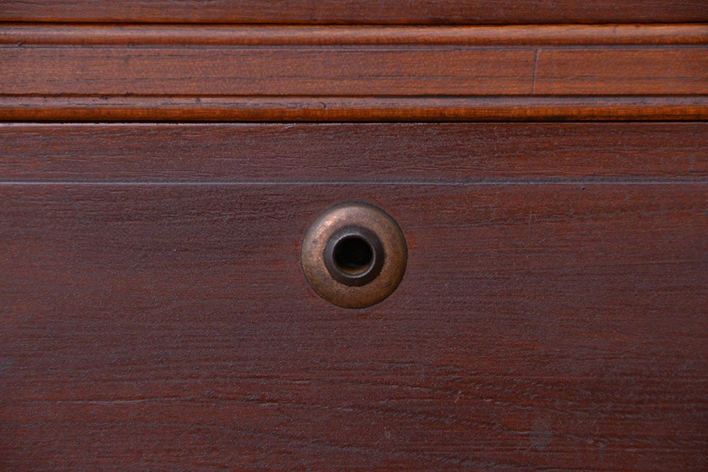 アンティーク家具　アンティーク　古い木の大振りな鉄脚付きローチェスト?(ローボード、タンス、箪笥)