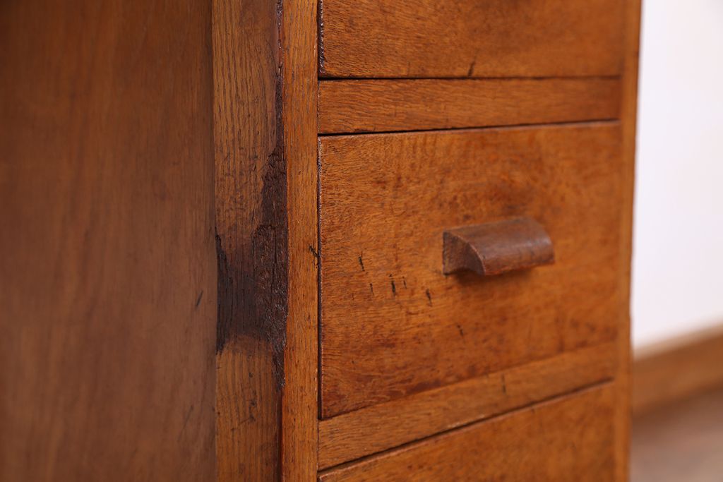 レトロ家具　アンティーク　古いナラ材のレトロな片袖机(テーブル・作業台)