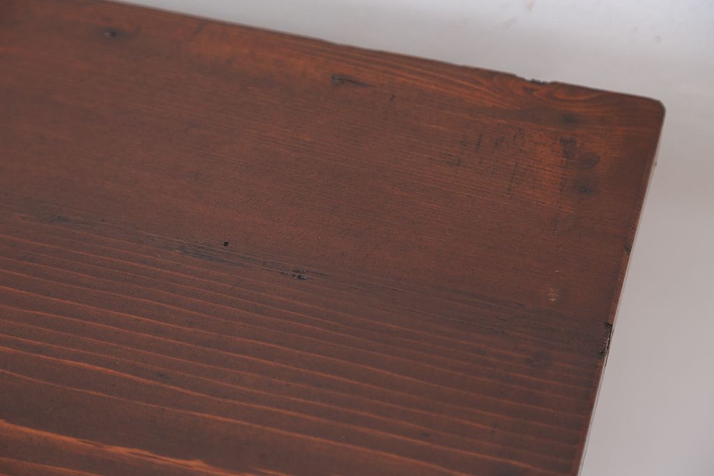 アンティーク家具　アンティーク　古い木の使い込まれた平机(テーブル・作業台)