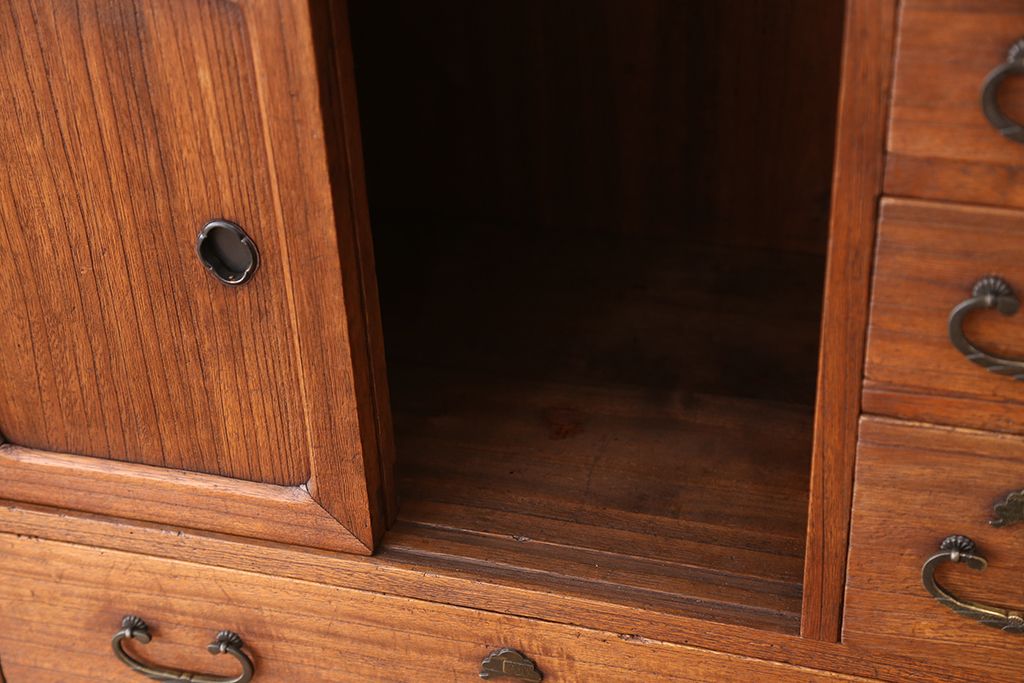 レトロ家具　昭和レトロ 小振りな総桐小箪笥(桐箪笥、桐たんす)