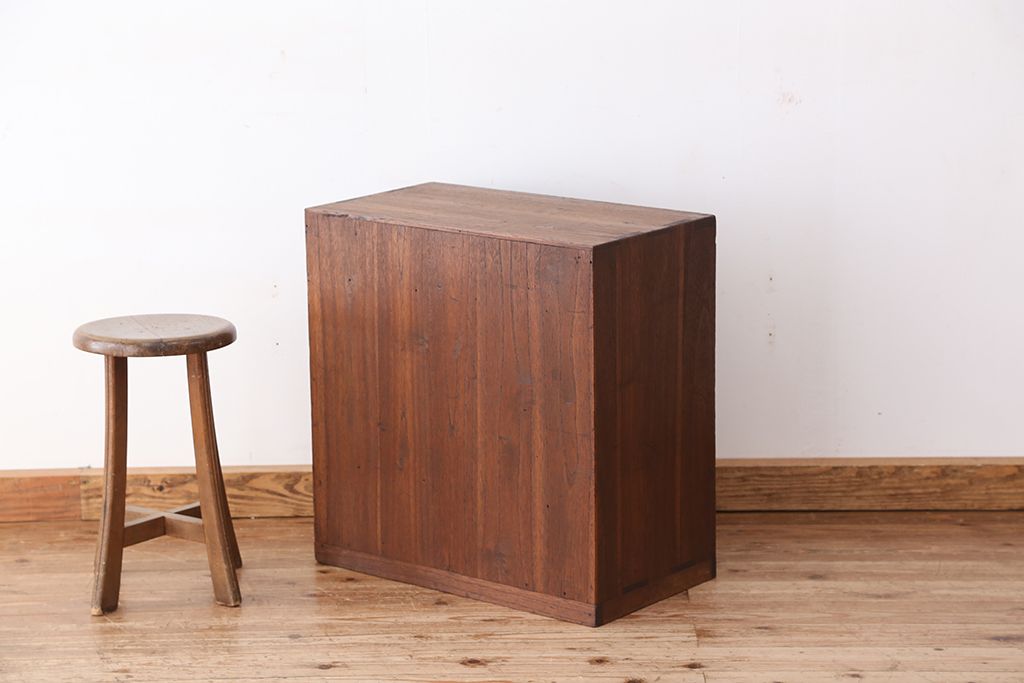 レトロ家具　昭和レトロ 小振りな総桐小箪笥(桐箪笥、桐たんす)