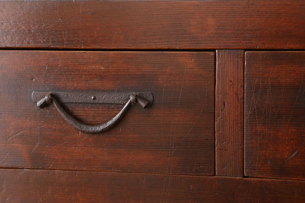 アンティーク家具　アンティーク 味わい深い六尺引き出し収納箪笥(水屋箪笥・サイドボード)
