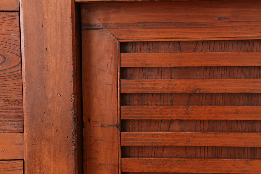 アンティーク家具　古民具・骨董 明るい色合いの収納箪笥サイドボード(水屋箪笥、食器棚、収納棚)