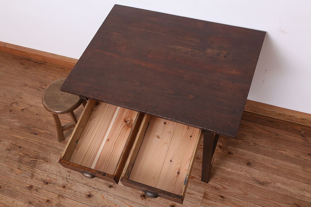 アンティーク家具　アンティーク　古い木の使い込まれた平机(テーブル・作業台)(2)
