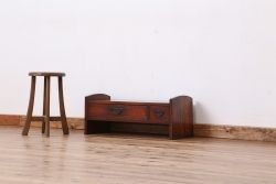 アンティーク家具　アンティーク　古い木の小さな机(ローボード/テーブル)