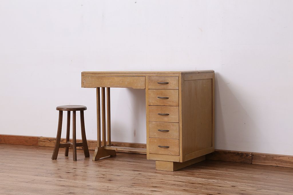 レトロ家具　昭和レトロ　明るい色あいの片袖机(テーブル/作業台)