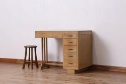 レトロ家具　昭和レトロ　明るい色あいの片袖机(テーブル/作業台)