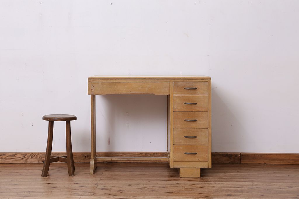 レトロ家具　昭和レトロ　明るい色あいの片袖机(テーブル/作業台)
