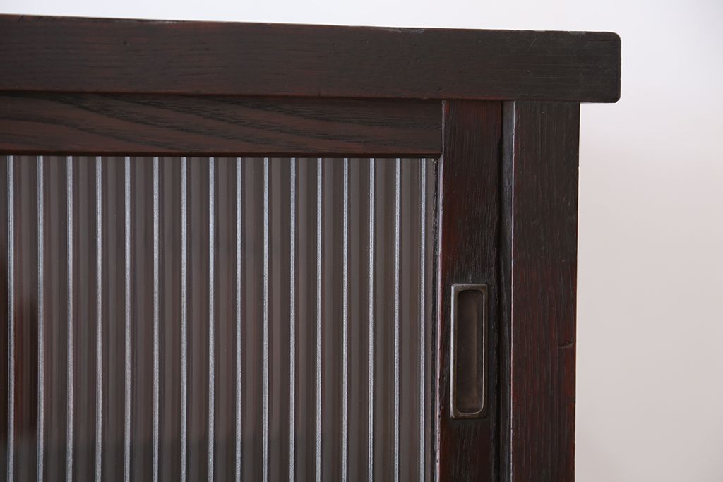 アンティーク家具　アンティーク 使い込まれた関東水屋箪笥(食器棚・収納棚)