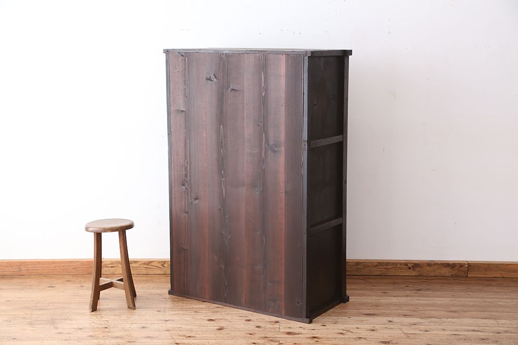 アンティーク家具　アンティーク 使い込まれた関東水屋箪笥(食器棚・収納棚)