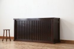 アンティーク家具　古民具・骨董　味わい深い縦桟入り収納箪笥サイドボード(下駄箱、水屋箪笥、食器棚、収納棚)