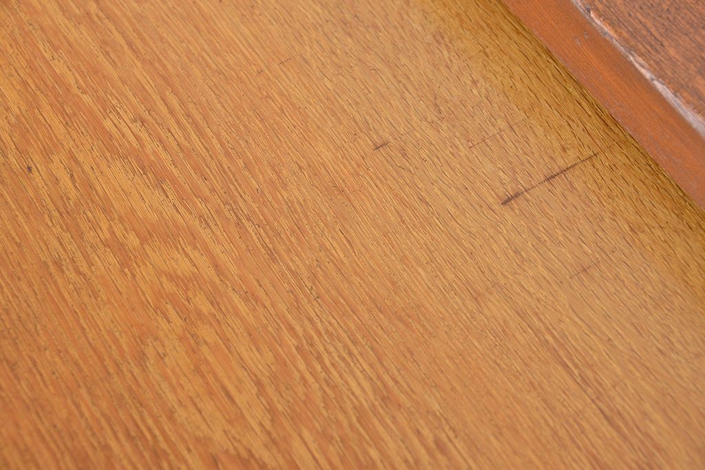 レトロ家具　アンティーク レトロな閉まえる作業台付きモールガラス収納棚(カウンターテーブル)