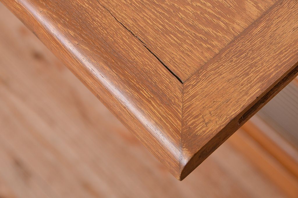 レトロ家具　アンティーク レトロな閉まえる作業台付きモールガラス収納棚(カウンターテーブル)