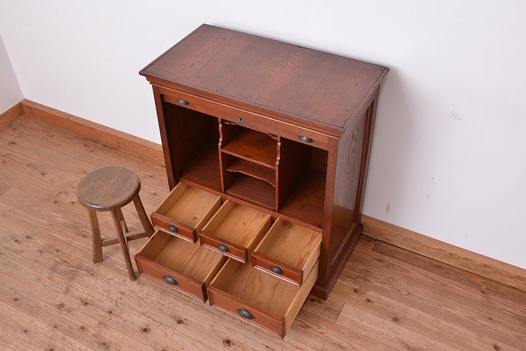 アンティーク家具　アンティーク　総欅材!希少!特注品!　シャッター扉付き戸棚(収納棚、蛇腹)