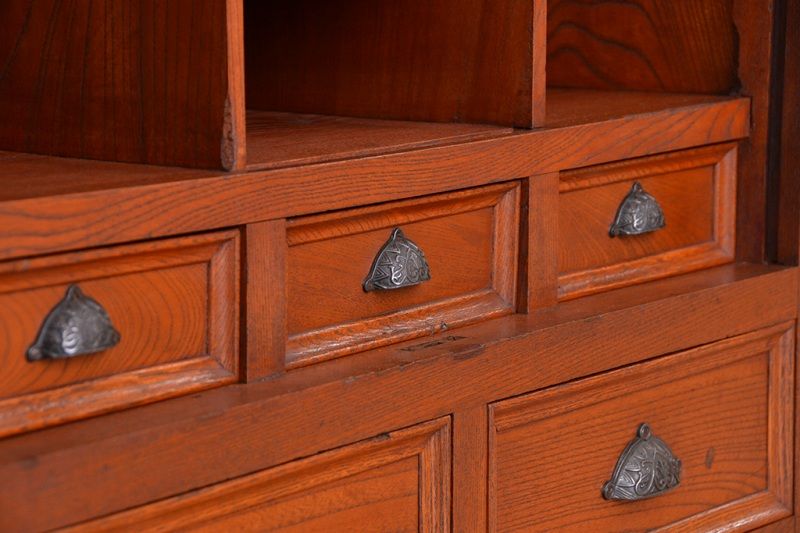 アンティーク家具　アンティーク　総欅材!希少!特注品!　シャッター扉付き戸棚(収納棚、蛇腹)