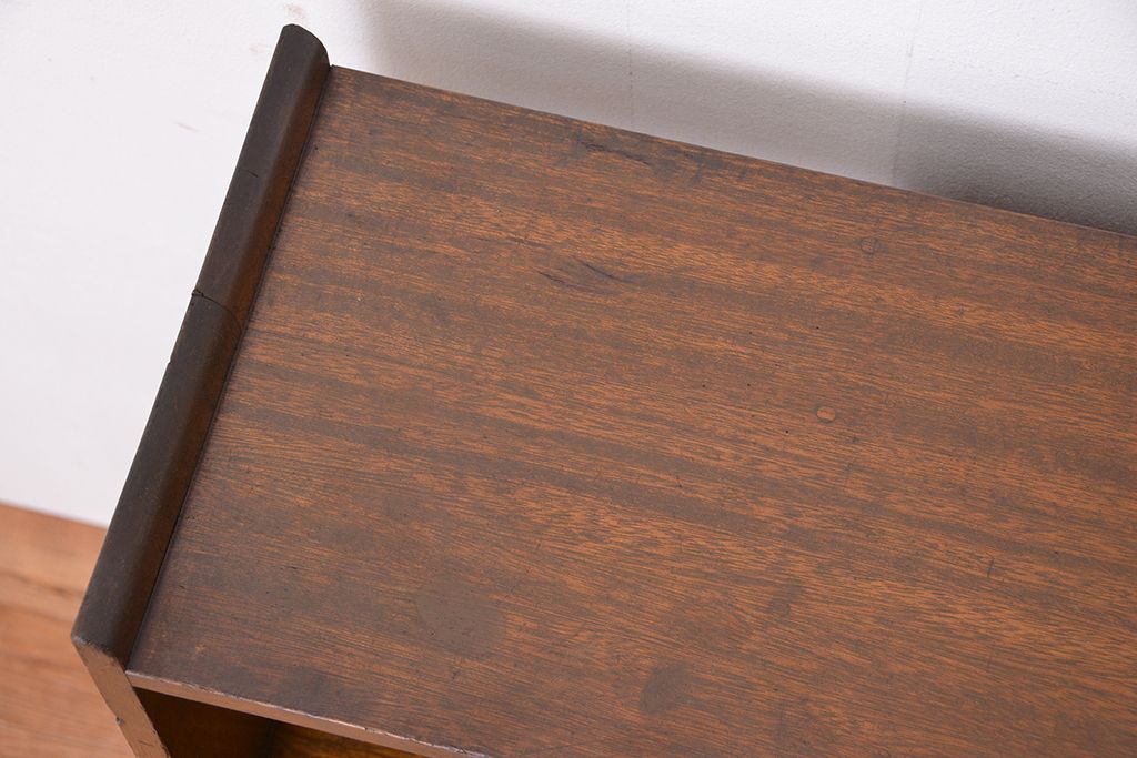 レトロ家具　昭和レトロ　古い木の小さな本箱(収納棚)