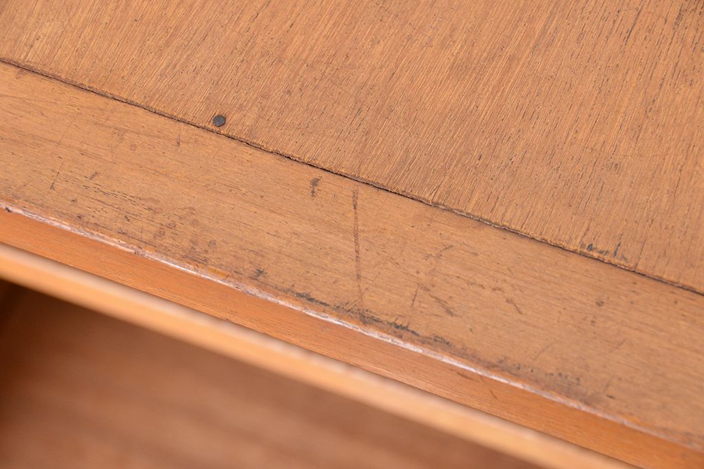 レトロ家具　★昭和レトロ　大振りな引き出し付き飾り棚(本棚)