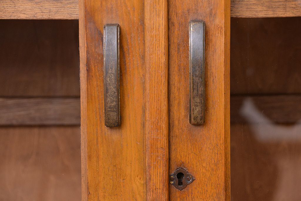 レトロ家具　アンティーク　シンプルでレトロな大振り本箱(収納棚、ブックケース)