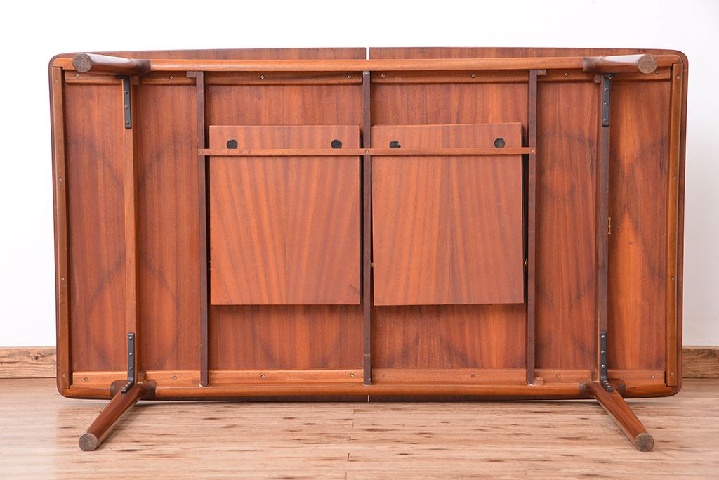 ヴィンテージ家具　北欧ビンテージ　チーク材マッキントッシュ(McINTOSH)エクステンションダイニングテーブル