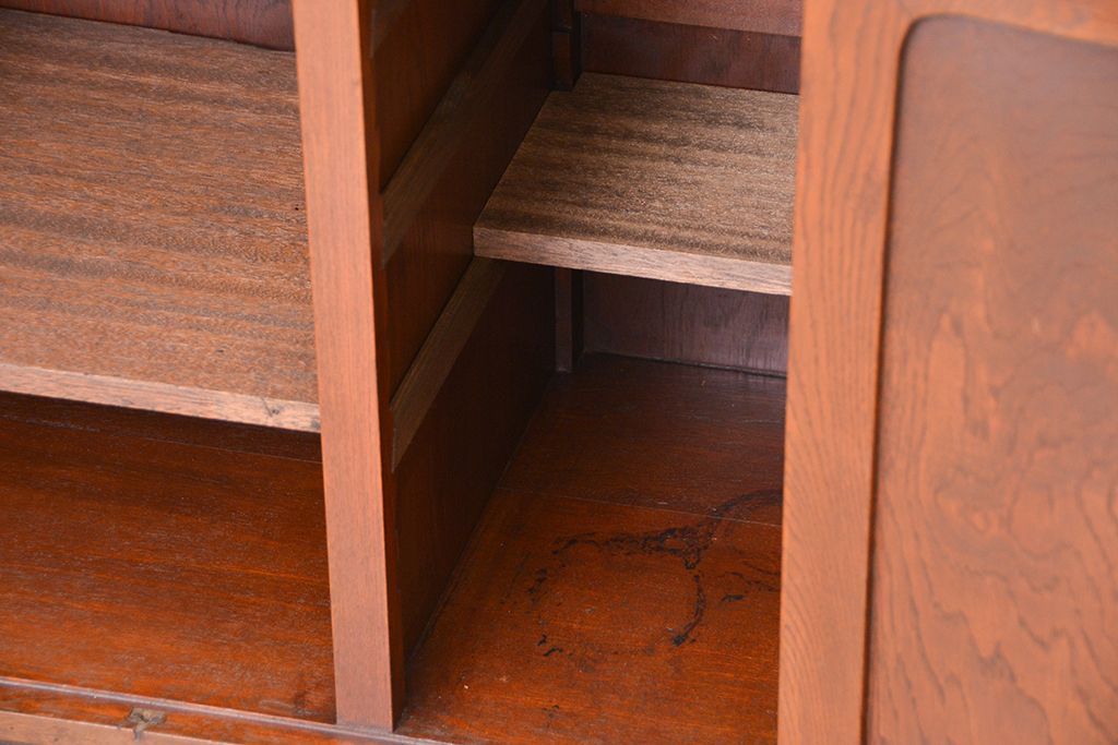 アンティーク家具　大正ロマン　三方ナラ材の重厚で上質なキッチンキャビネット(収納棚、カウンター、食器棚)