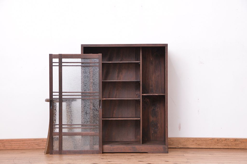 レトロ家具　昭和レトロ　シンプルな結晶ガラス収納棚(下駄箱)