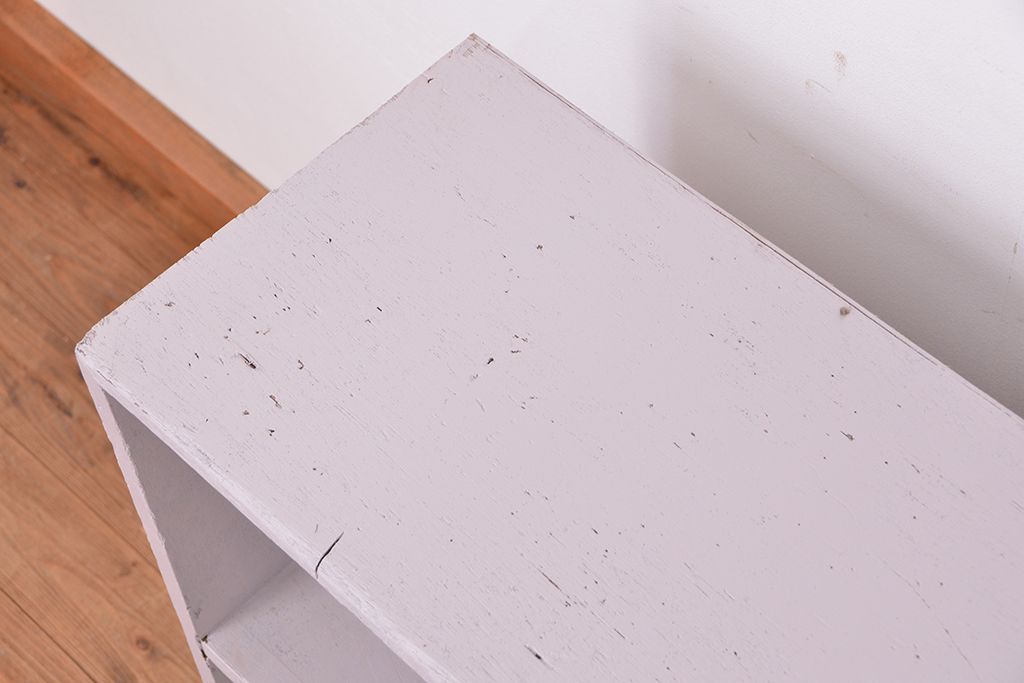 レトロ家具　アンティークペイント　レトロな丸脚飾り棚(陳列棚)
