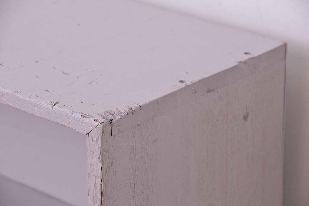 レトロ家具　アンティークペイント　レトロな丸脚飾り棚(陳列棚)