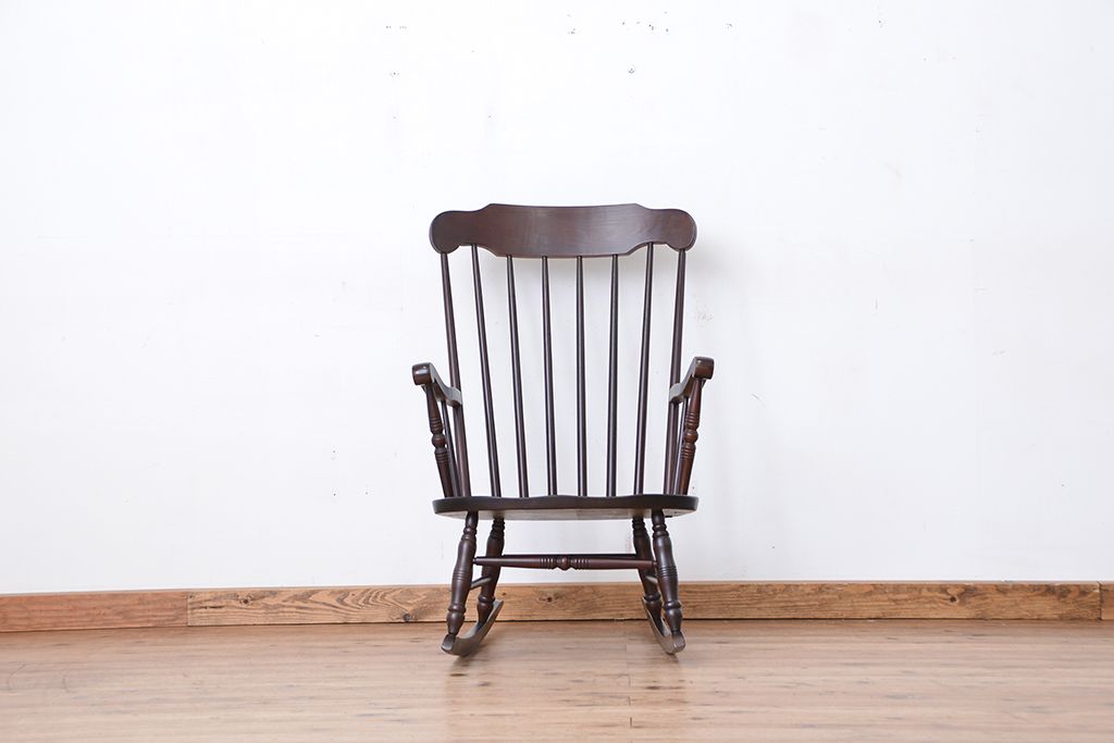 ヴィンテージ家具　★1960年代　古いブナ材のビンテージロッキングチェア≪ダークブラウン≫(椅子)