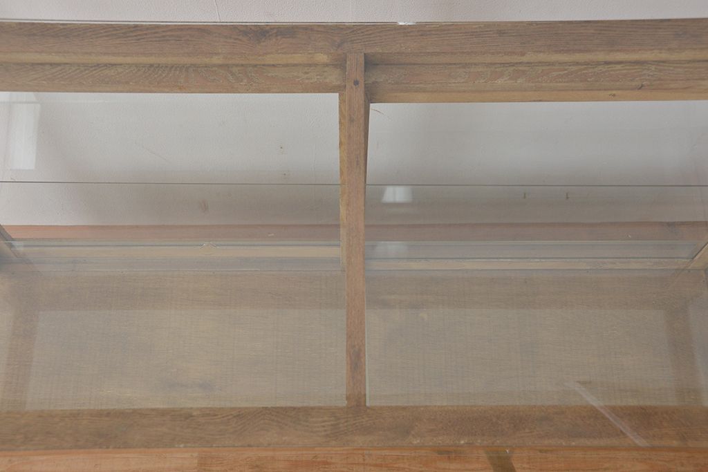 レトロ家具 アンティーク 古い木味の引き出し付きレトロガラス レトロ家具 アンティーク 古い木味の引き出し付きレトロガラス