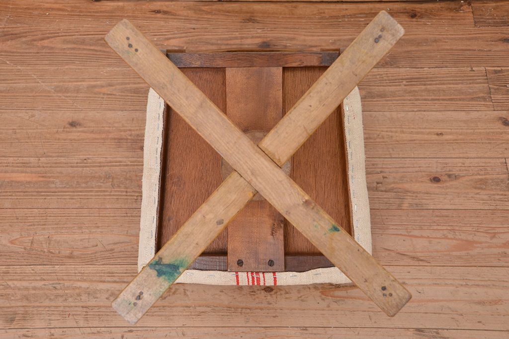 レトロ家具　アンティーク 古い木のレトロな回転チェア(椅子/イス)