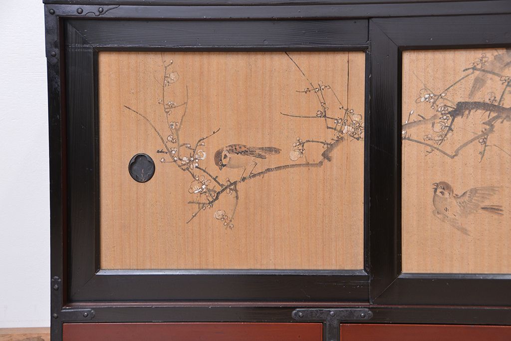 アンティーク家具　古民具・骨董　明治～大正時代　梅と雀の図　上品な時代箪笥ローボード