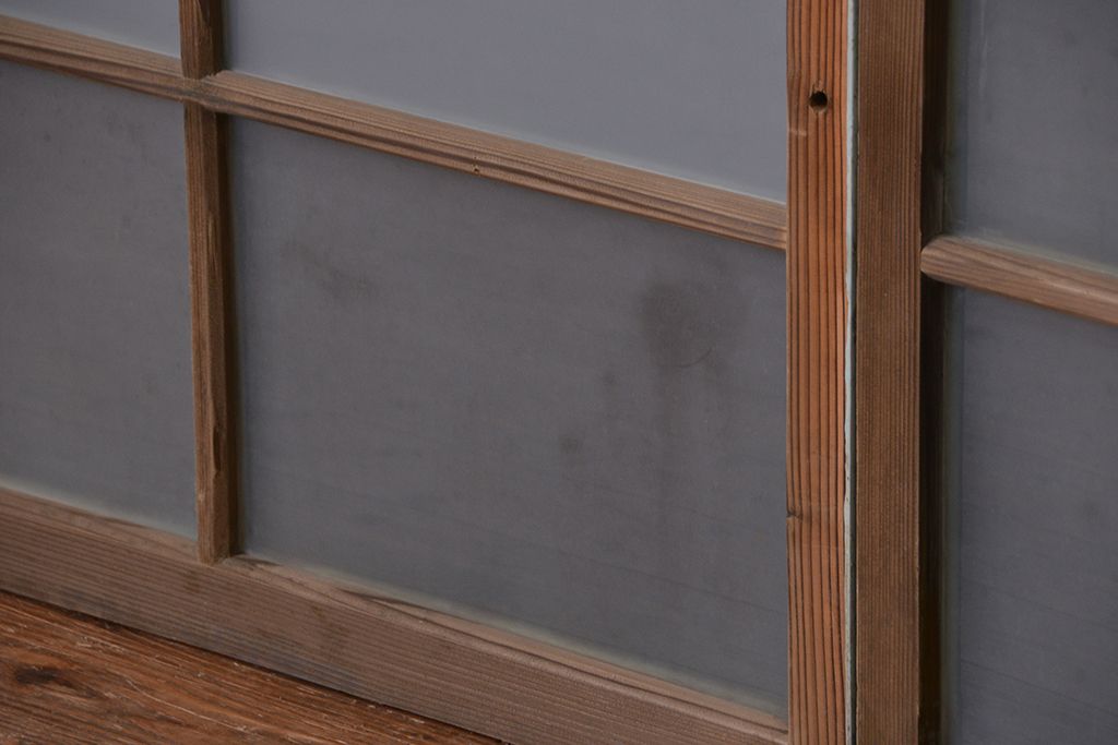 古い木味とペンキのはげた　ガラス窓2枚セット(ガラス戸・引き戸)