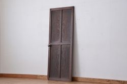 アンティーク　古い木のレトロでシンプルなドア(扉)(3)