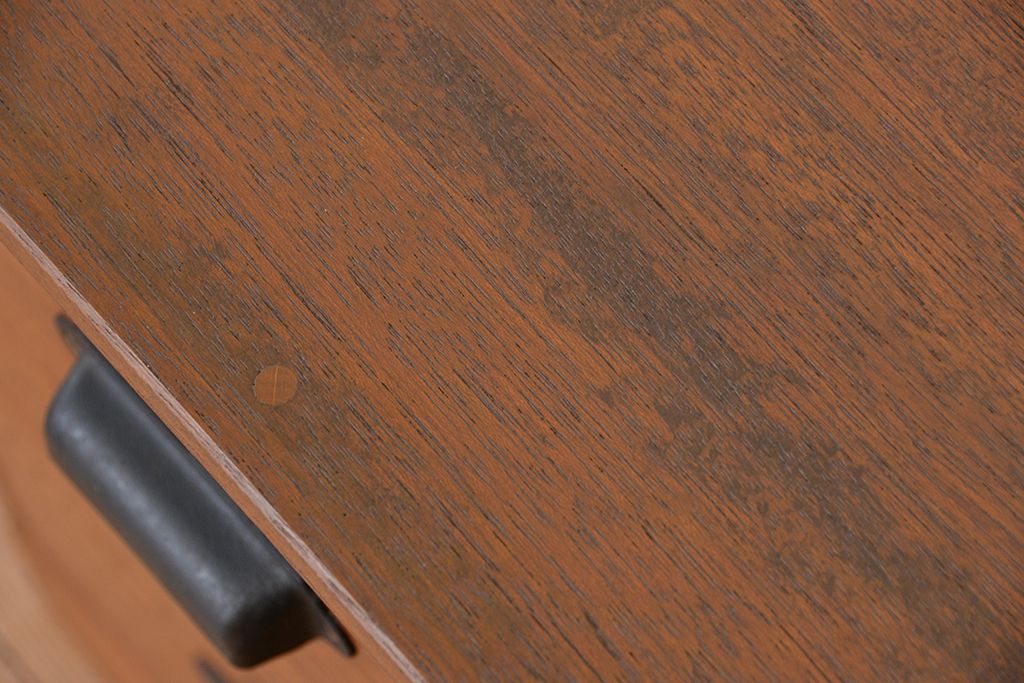 アンティーク家具　アンティーク　シンプルなローチェスト(ローボード)