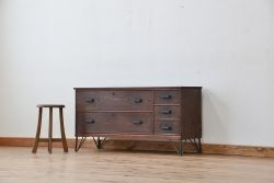 レトロ家具　昭和レトロ　シンプルな脚付きローチェスト(ローボード)