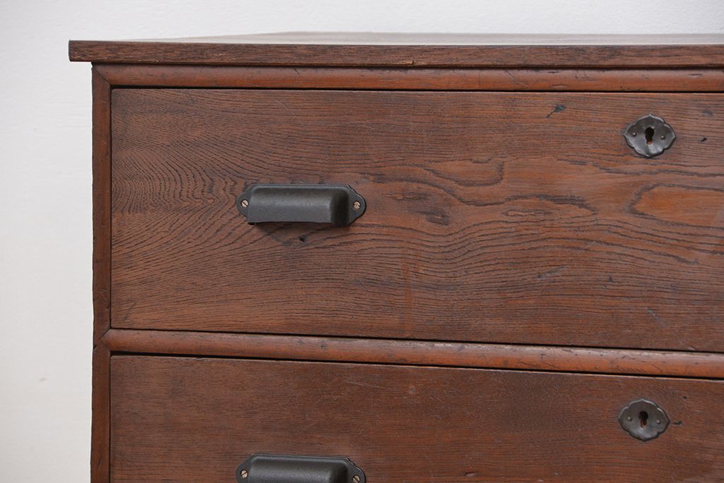 レトロ家具　昭和レトロ　シンプルな脚付きローチェスト(ローボード)