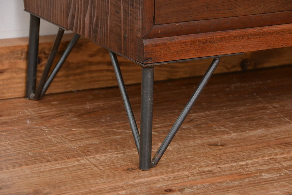レトロ家具　昭和レトロ　シンプルな脚付きローチェスト(ローボード)
