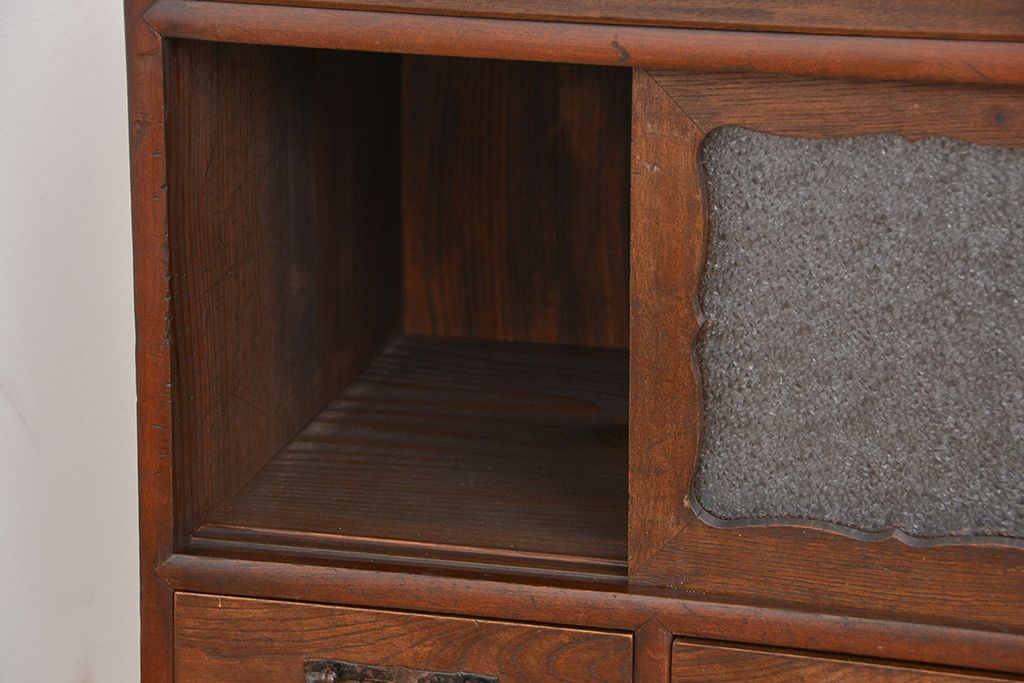 アンティーク家具　古民具・骨董　鉄脚付きの時代箪笥ローボード(ローチェスト)