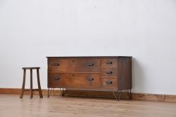 アンティーク家具　アンティーク　鉄脚付きワイドローチェスト?(ローボード、タンス、箪笥)