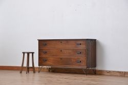 アンティーク家具　アンティーク　鉄脚付きワイドローチェスト?(ローボード、タンス、箪笥)