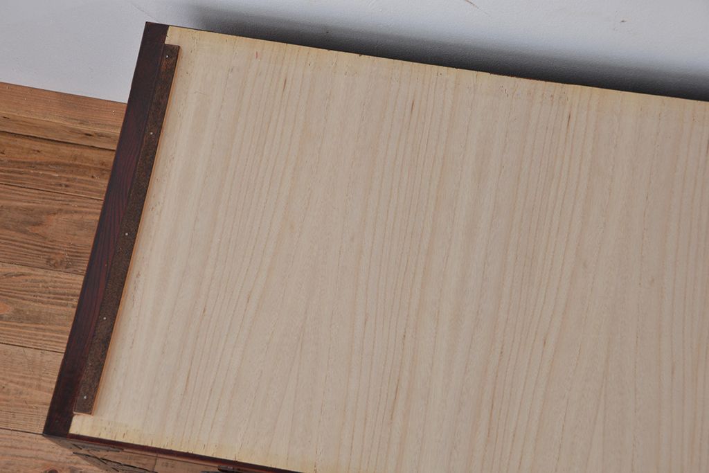 アンティーク家具　新同品　彫金、伝統工芸士「菊広」作、木地蝋塗り観音扉付き岩谷堂箪笥(購入金額約90万)