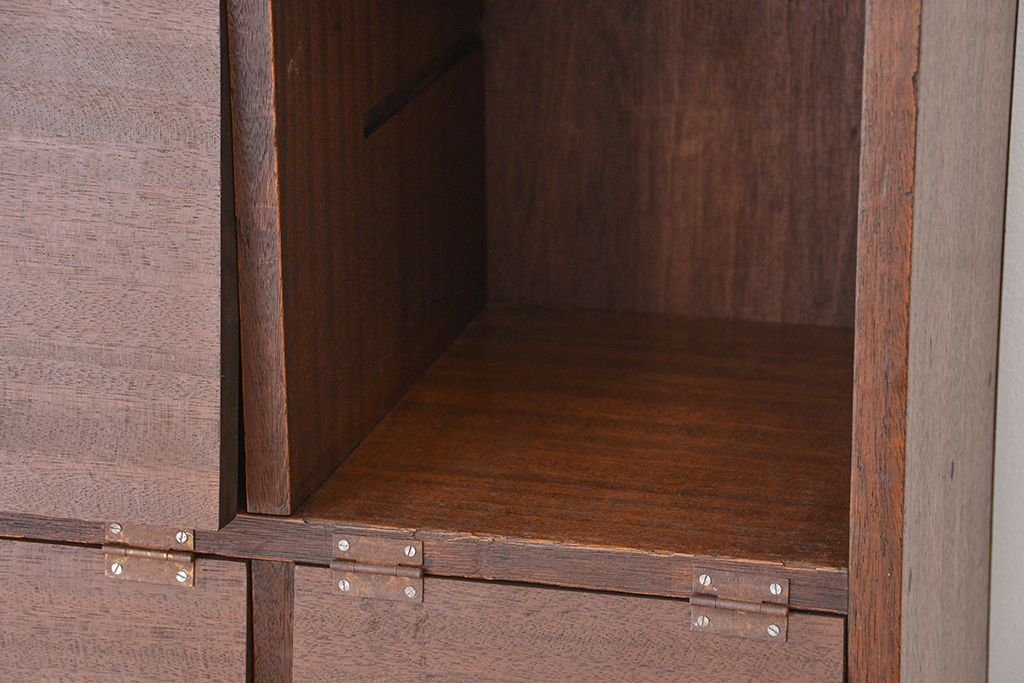 レトロ家具　昭和レトロ　脚付き15升パタパタ下駄箱(収納棚、マス目棚)