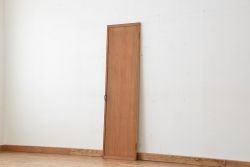昭和レトロ　柾目の杢目が上質な幅せま扉(ドア)