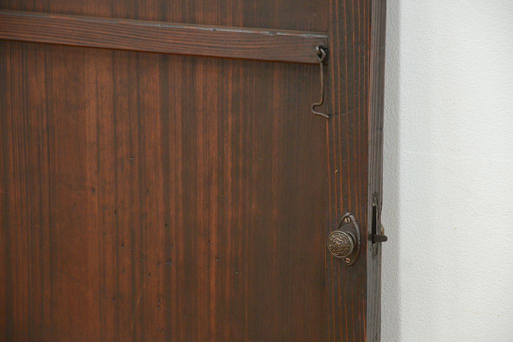 アンティーク　柾目の美しい上品な扉(ドア)