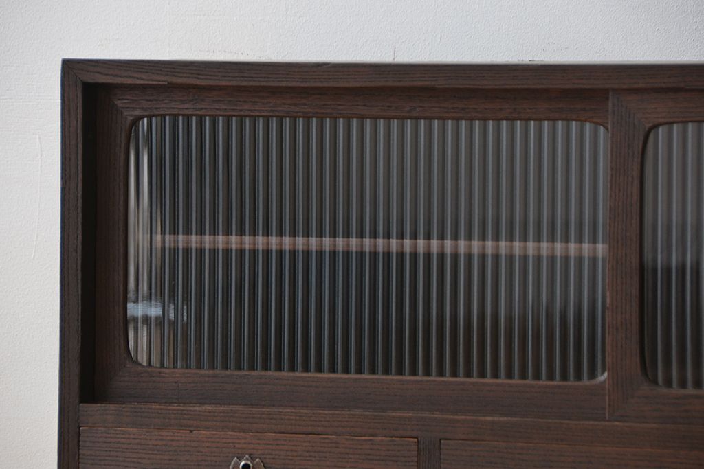 レトロ家具　昭和レトロ　鉄脚付きアンティークローボード?(収納棚)