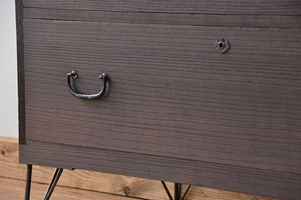 アンティーク家具　アンティーク　鉄脚付き　ローチェスト(ローボード)