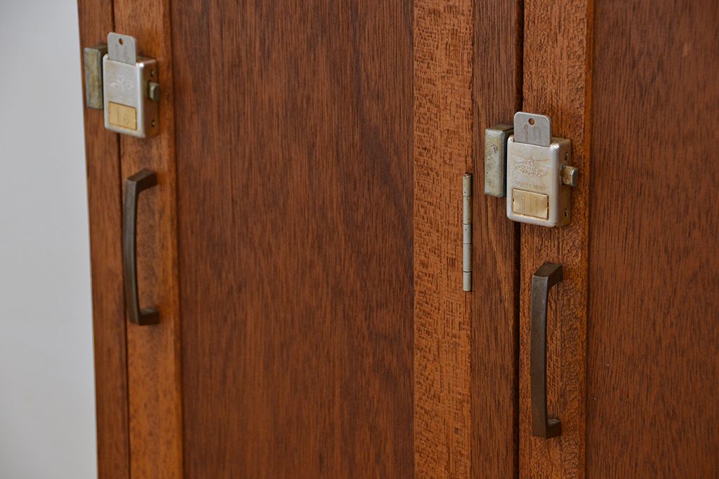 レトロ家具　昭和レトロ　1960年代シンプルなアンティーク三連ロッカー?