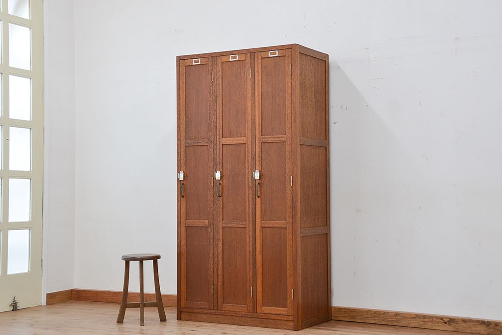 レトロ家具　昭和レトロ　1960年代シンプルなアンティーク三連ロッカー(3)