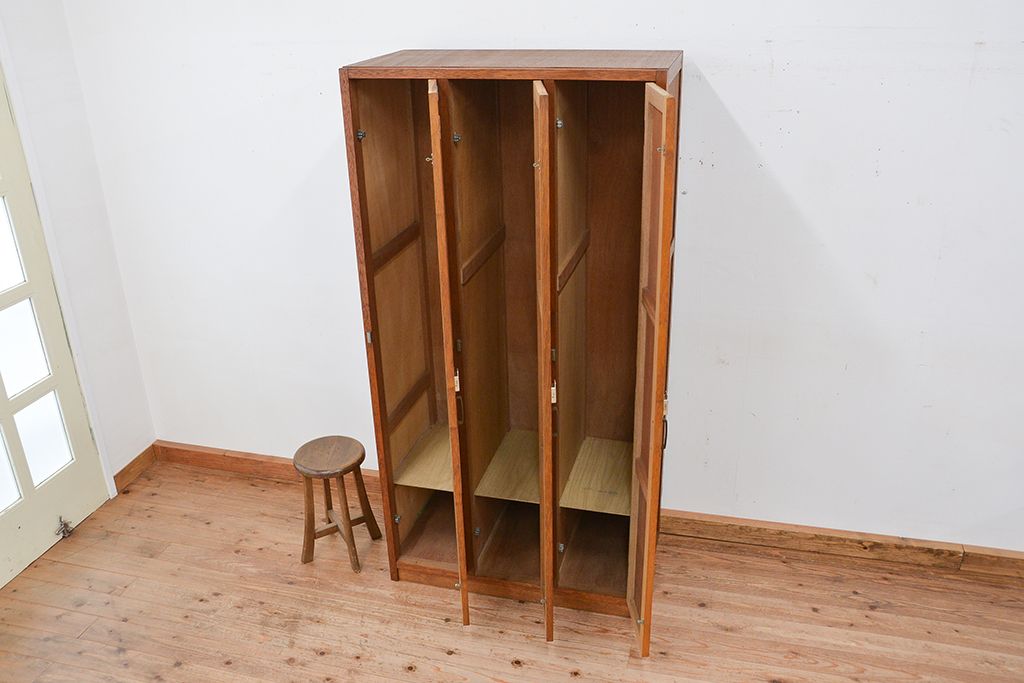 レトロ家具　昭和レトロ　1960年代シンプルなアンティーク三連ロッカー(3)