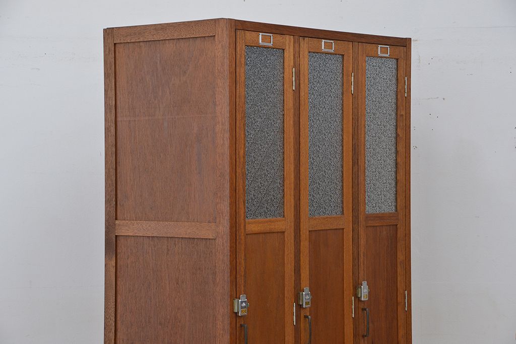 レトロ家具　昭和レトロ　1960年代シンプルなアンティーク三連ロッカー?